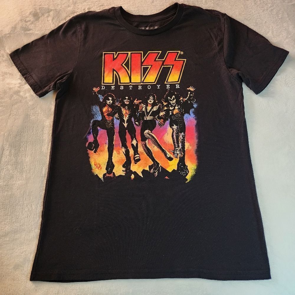 Kiss Black Tshirt With Graphics Size Medium
